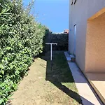 F5 Avec Jacuzzi , A 800m Villa