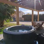 Villa F5 Avec Jacuzzi , A 800m *