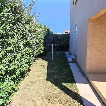 F5 Avec Jacuzzi , A 800m Villa
