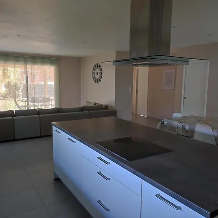 Villa F5 Avec Jacuzzi , A 800m Torreilles